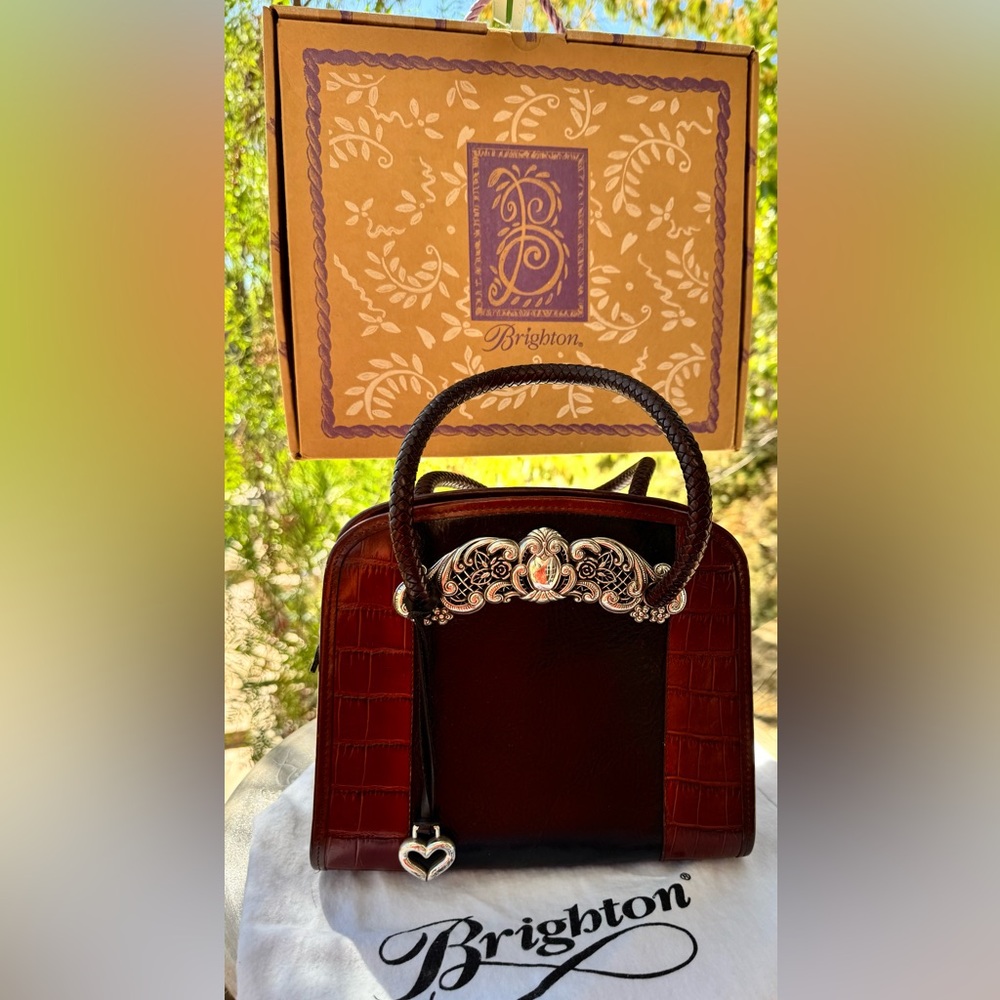 👜  Vintage Brighton “Regal Heart” Structured Leather Satchel – Style A246042 - Picture 3 of 17